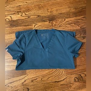 Figs Three-Pocket Scrub Top in Caribbean Blue women’s size XS